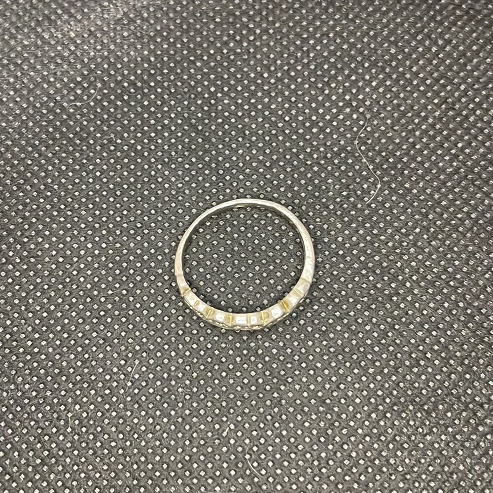 Small metal ring   - Picture 2 of 5